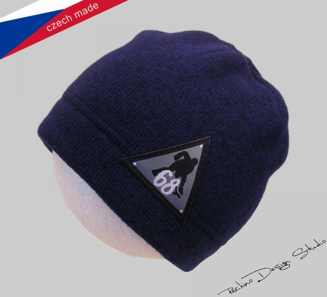 Chlapecká pleteninová zimní čepice - tm.modrá