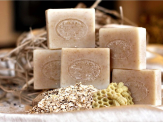 Přírodní ovesné mýdlo s medem 100g