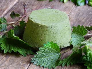 Přírodní šampuk  zelený čaj s kopřivou a keratinem 20g