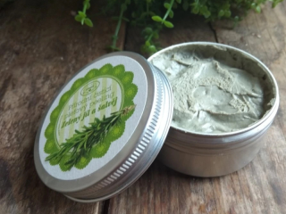 Čistící přírodní peeling Zelený jíl a šalvěj